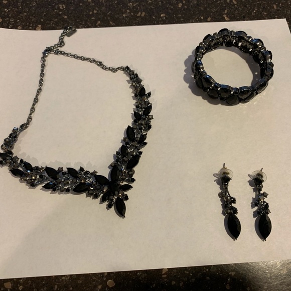 Prom Dress - Picture 4 of 7